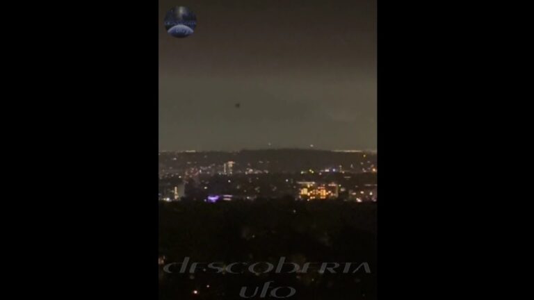 OVNI Avistado Sobre Beverly Hills, Califórnia UFO Sighted Over Beverly Hills, California