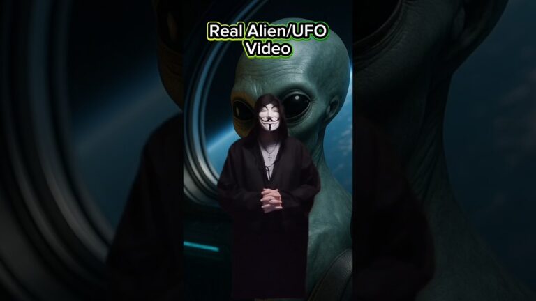 UFO/Alien Filmed in 2008, Amazing Footage!