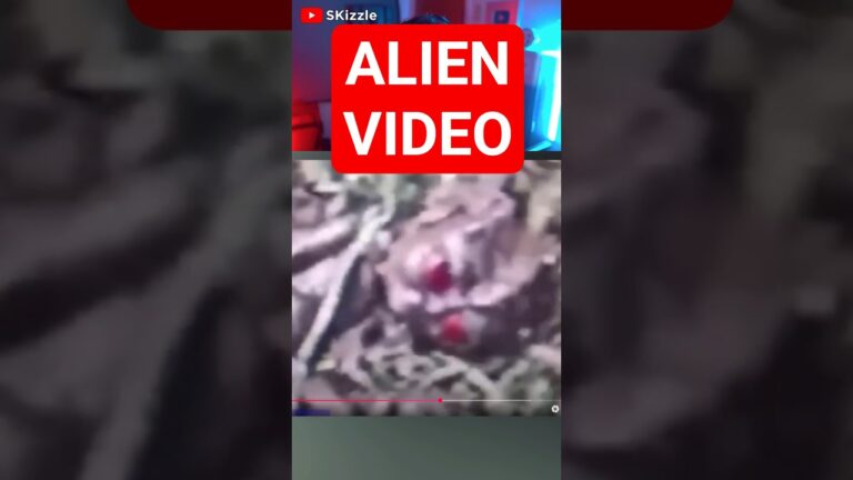 Man records Alien on Camera – Varginha UFO, Scary Videos & Creepy TikToks