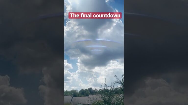 Mother ship UFO inside clouds ☁️ 🛸