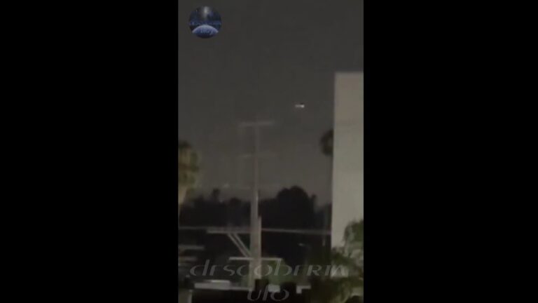 Avistamento de OVNI na Califórnia, Estados Unidos UFO Sighting in California, United States